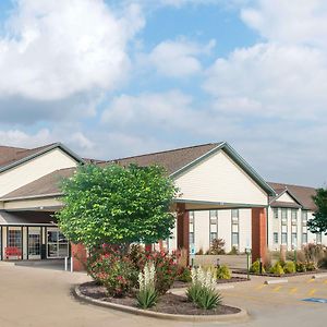 Ramada By Wyndham Springfield North